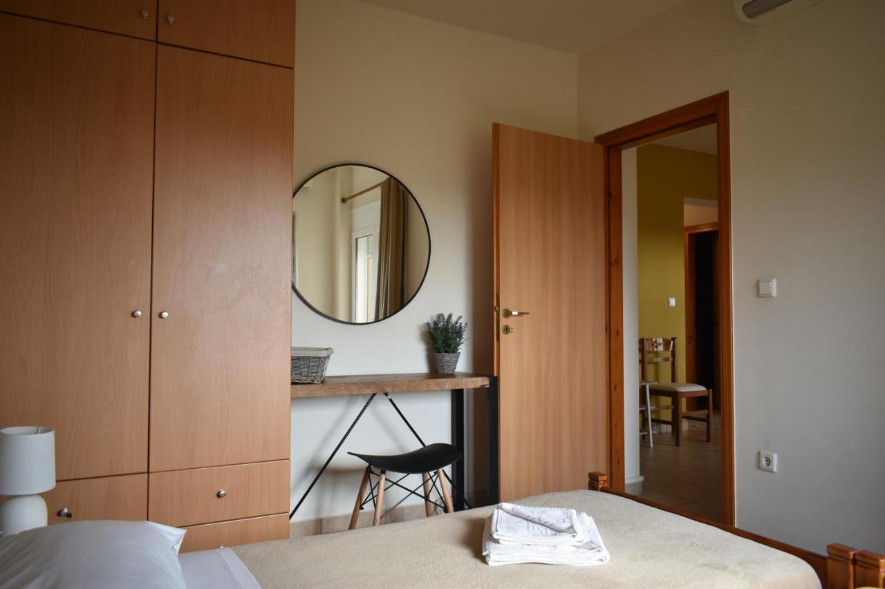 Mini Art Apartments Gerani  Екстер'єр фото