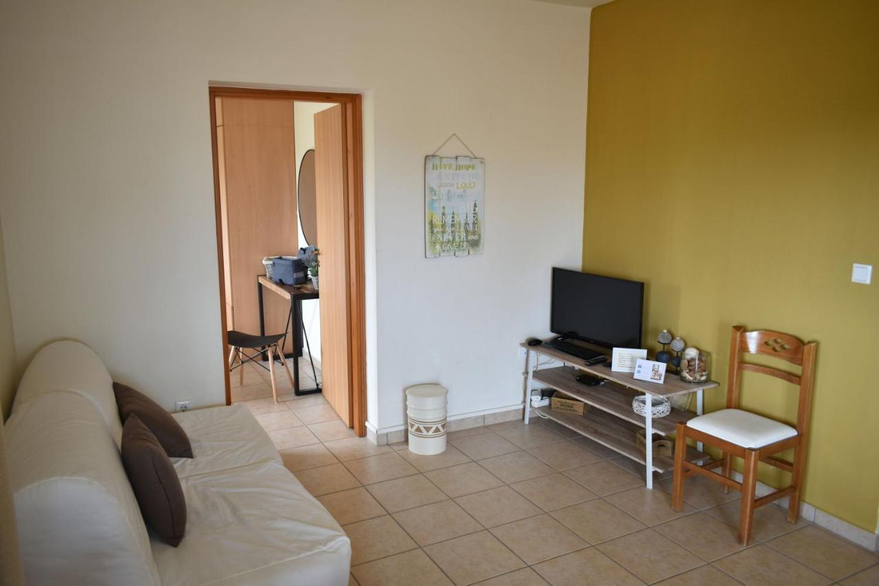 Mini Art Apartments Gerani  Екстер'єр фото