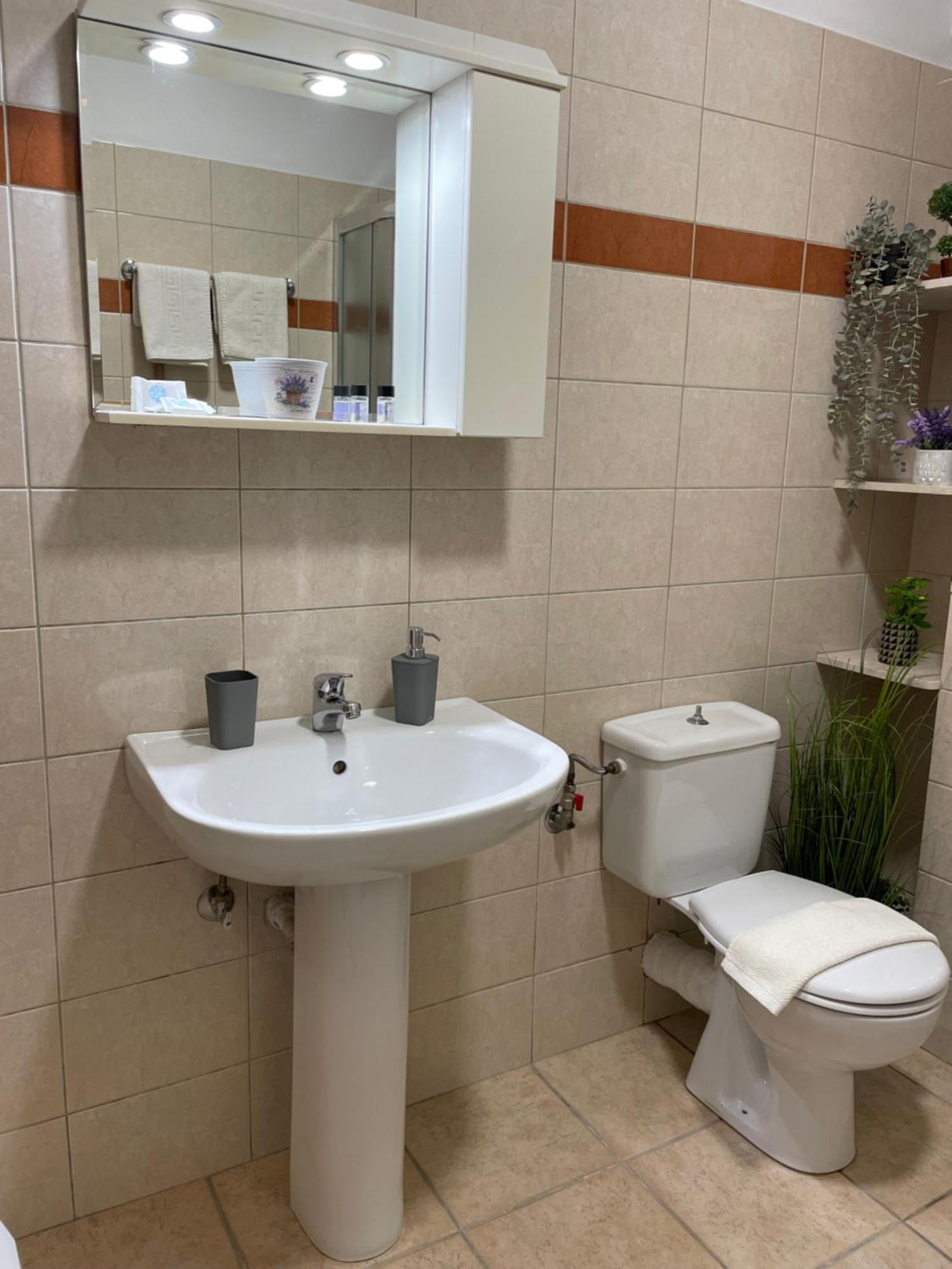 Mini Art Apartments Gerani  Екстер'єр фото