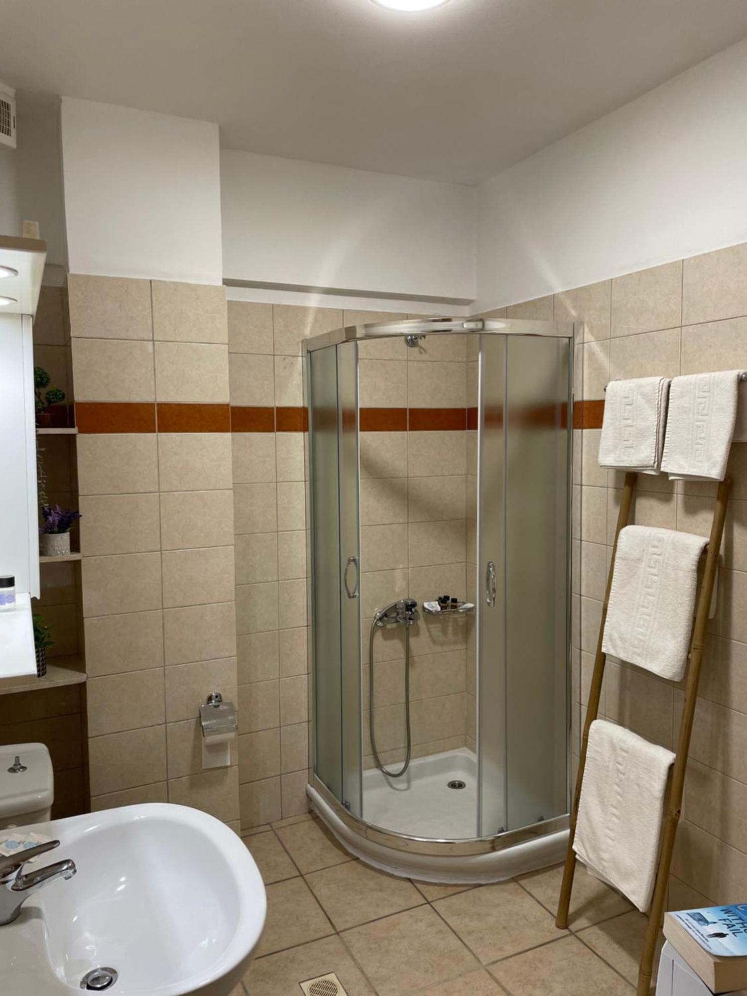Mini Art Apartments Gerani  Екстер'єр фото