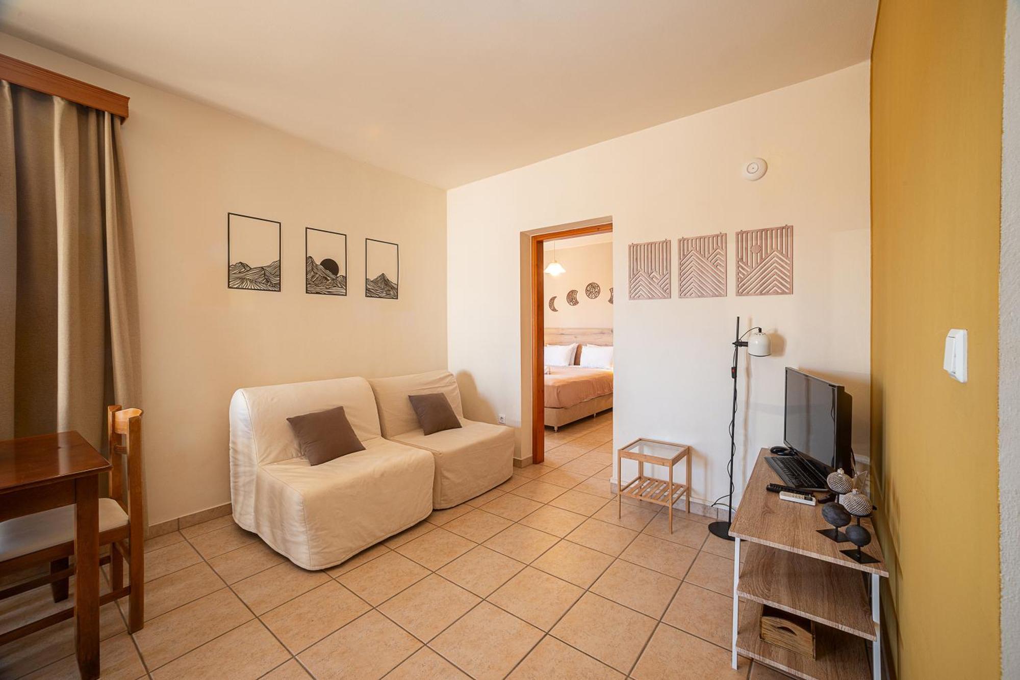 Mini Art Apartments Gerani  Екстер'єр фото