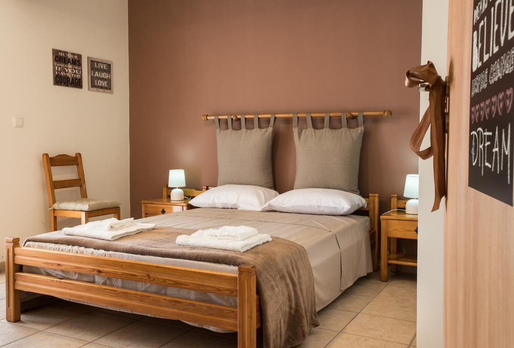 Mini Art Apartments Gerani  Екстер'єр фото