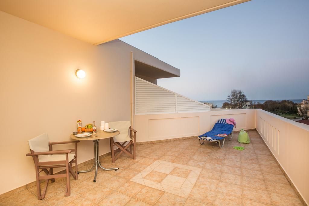 Mini Art Apartments Gerani  Екстер'єр фото